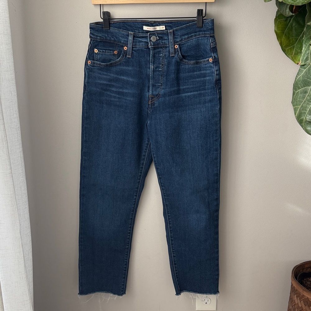 Levi’s Wedgie Straight Raw Hem Ankle Dark Wash Denim Jeans - Picture 2 of 7